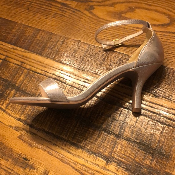 David’s Bridal Open Toed Gold Metallic Heels - Picture 4 of 5